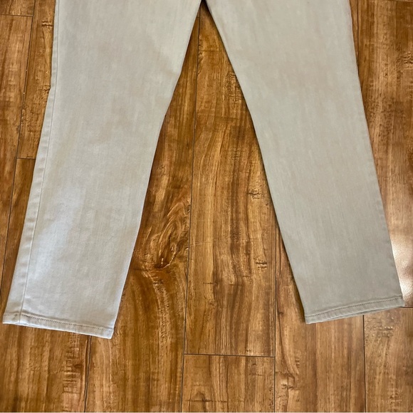 CHICOS Women’s So Slimming Light Tan Gray Ankle Jeans Size 1 - Picture 12 of 13